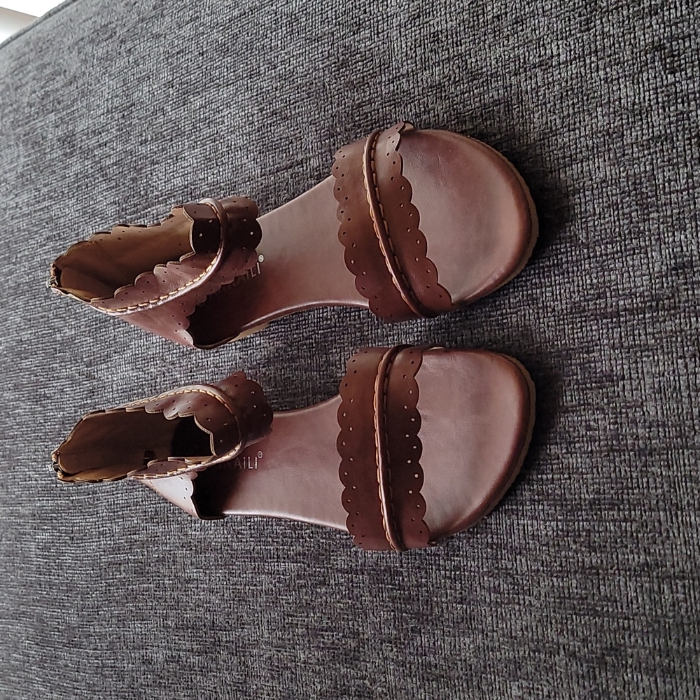 Brown sandals, sz 43 (11 us). New, never worn